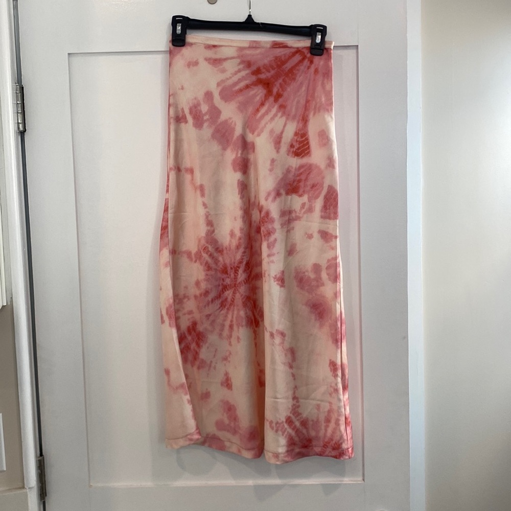 Lioness pink tie dye skirt